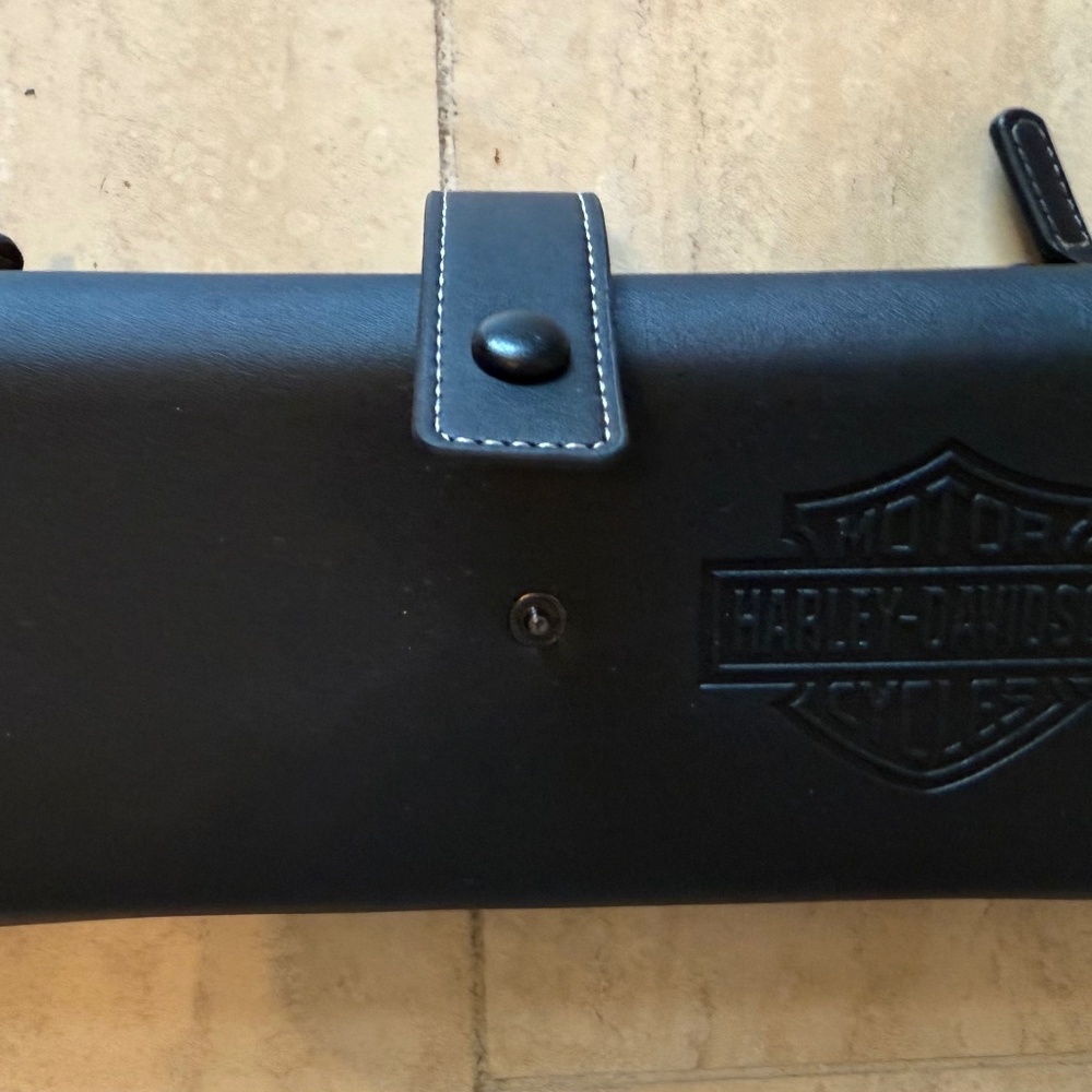 NWT Harley Davidson Black Zippered Oversized Trifold Wallet - Picture 2 of 8